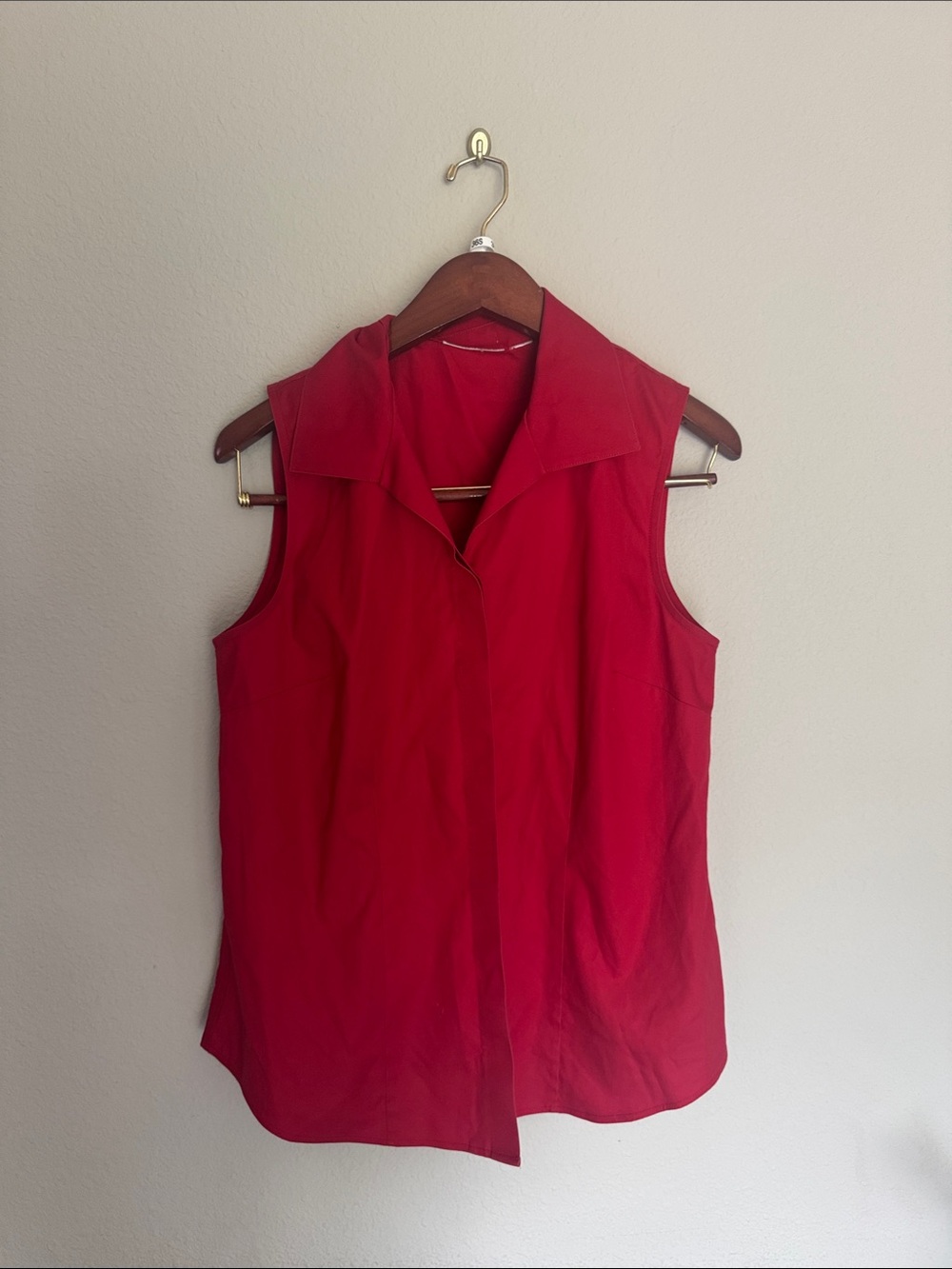 Sleeveless Red Collared Women's Top